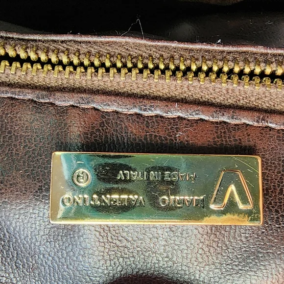 Mario Valentino vintage crossbody bag GUC - Picture 16 of 16